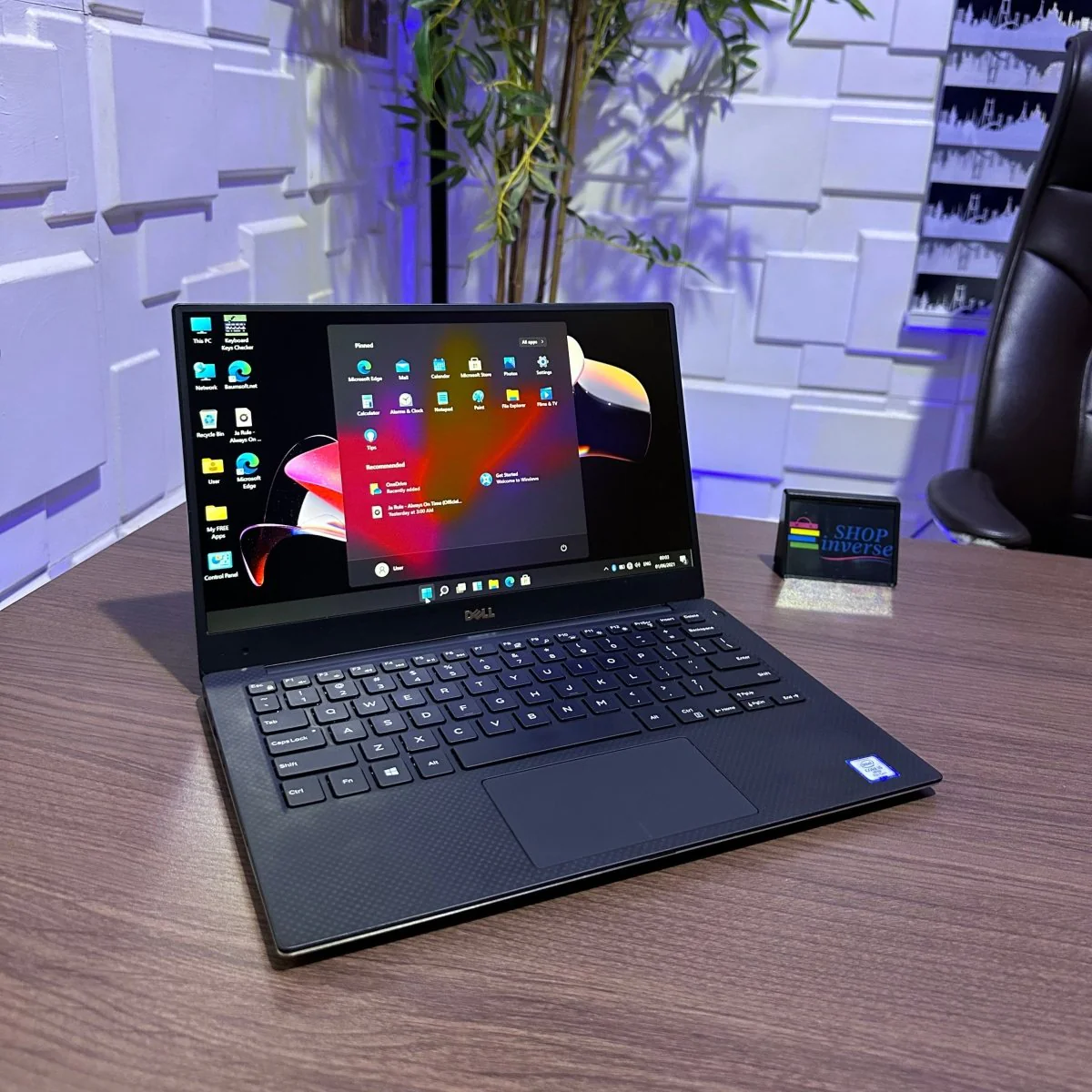 Dell   XPS   13   9360   |   7th   Gen   Core   i5   |   8GB   RAM   |   256GB   SSD   |   Touchscreen   |   Backlit   Keyboard